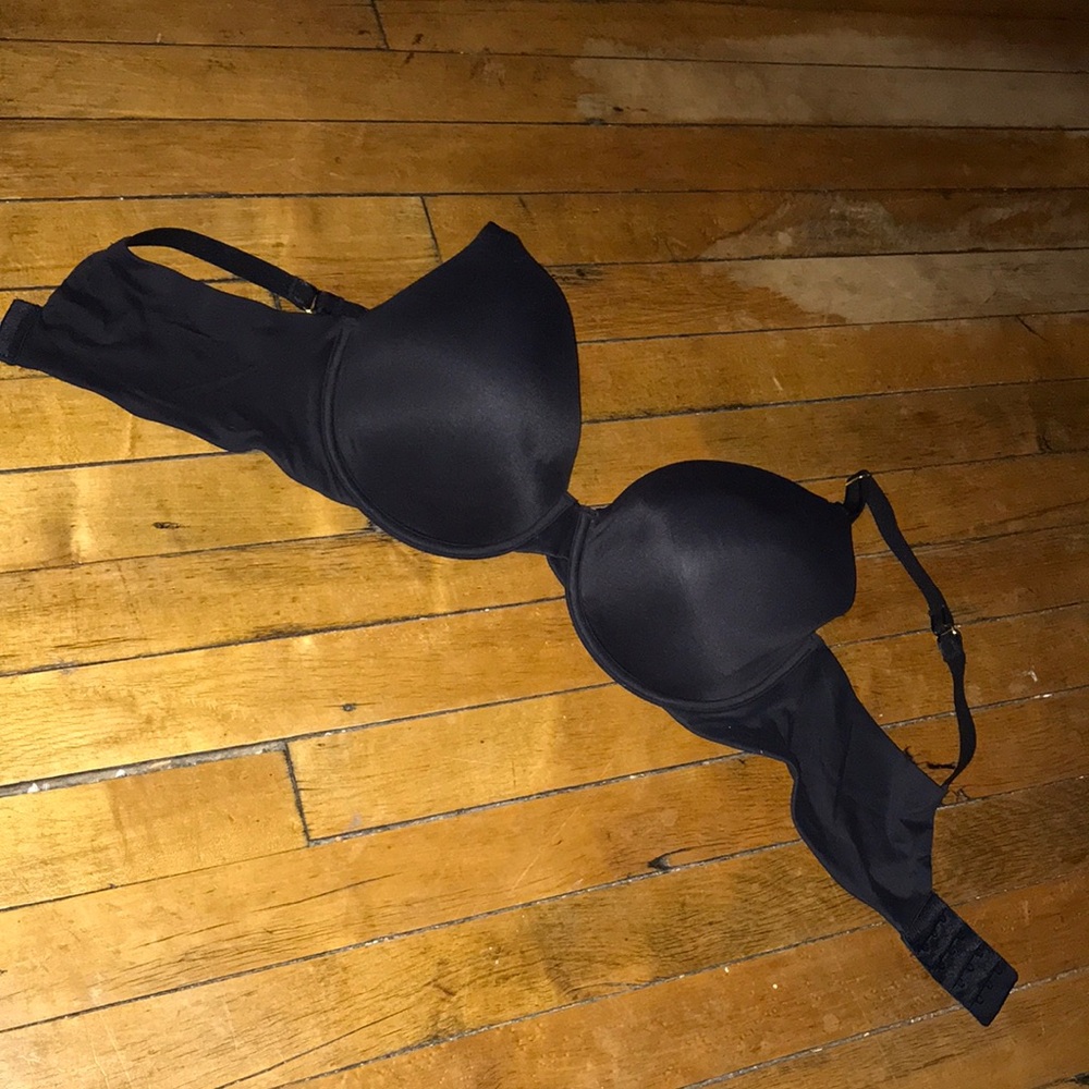 Sleek Black Women's‎ Bra